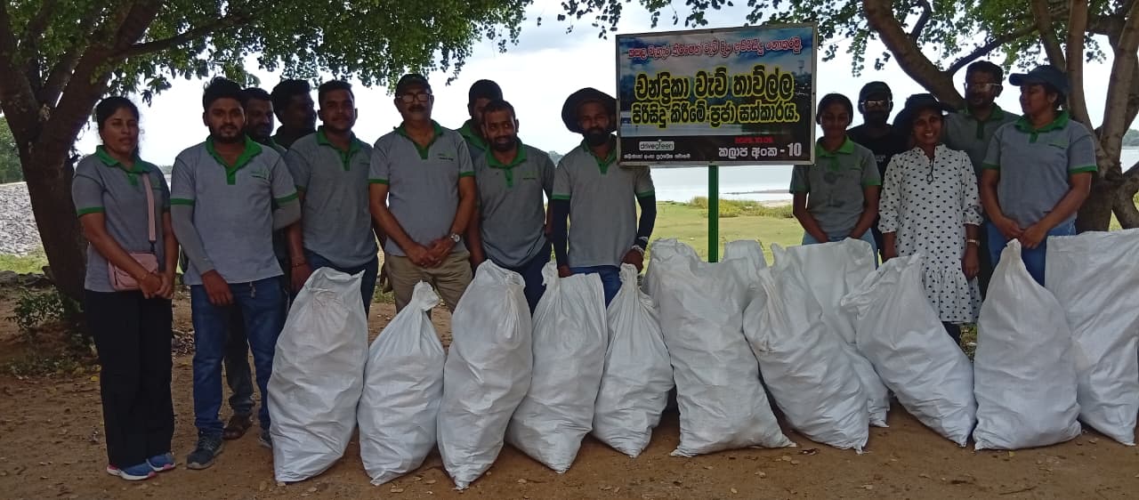 Cleaning program at Chandrika Lake, Embilipitiya